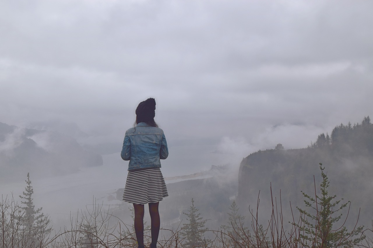 girl  fog  view free photo