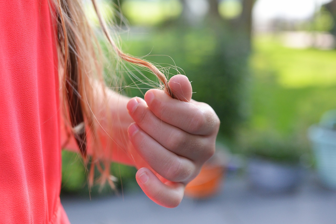 girl  hair  hand free photo