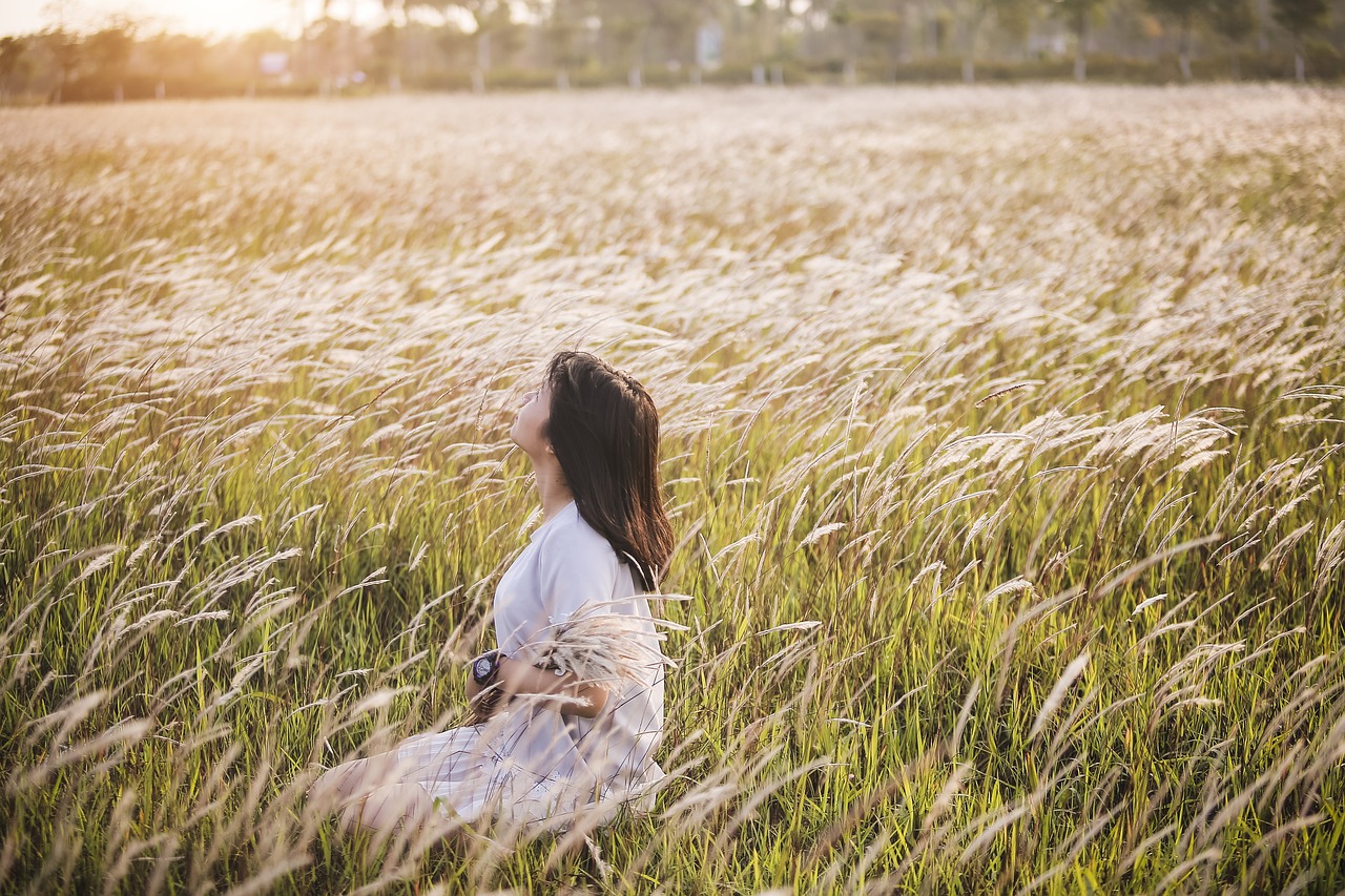 girl  grass  vietnam free photo