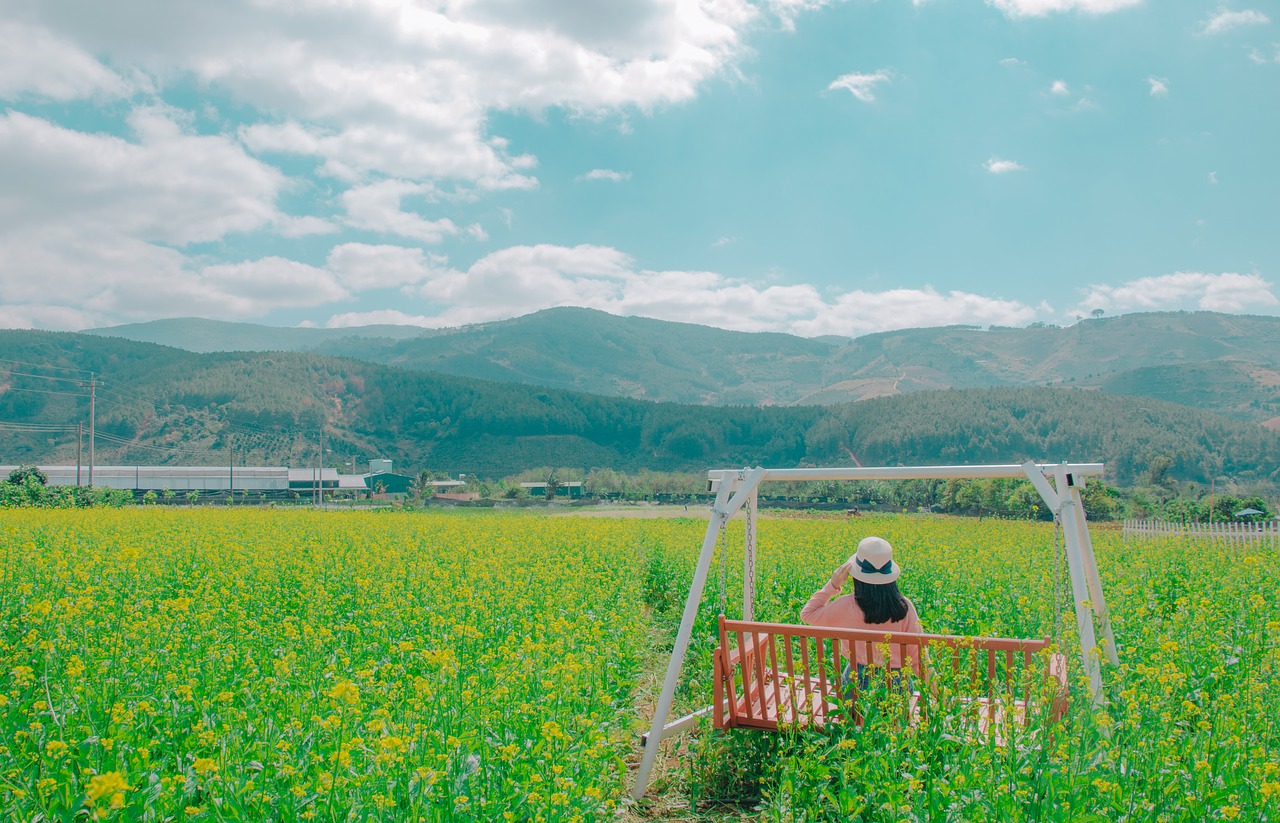 girl  landscape  woman free photo