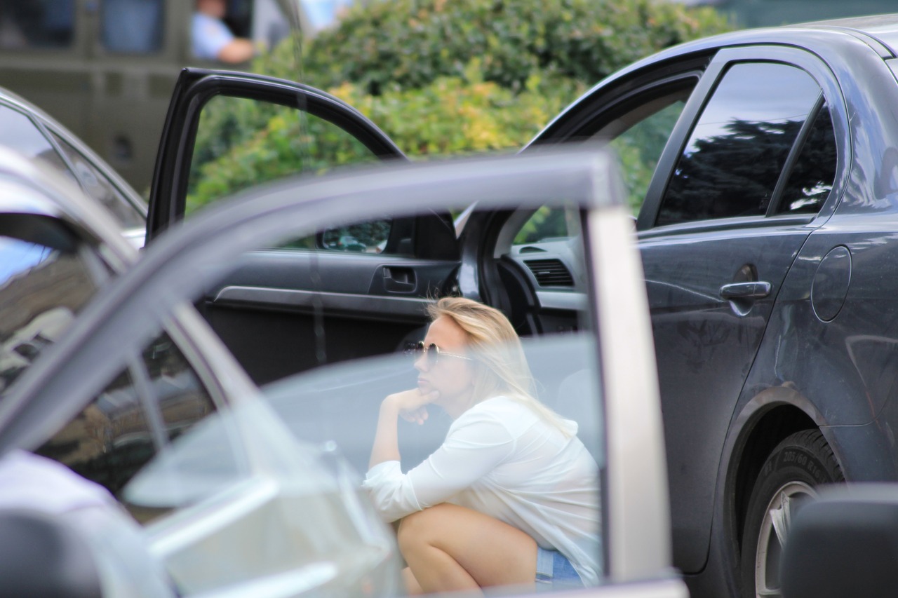 girl  car  window free photo