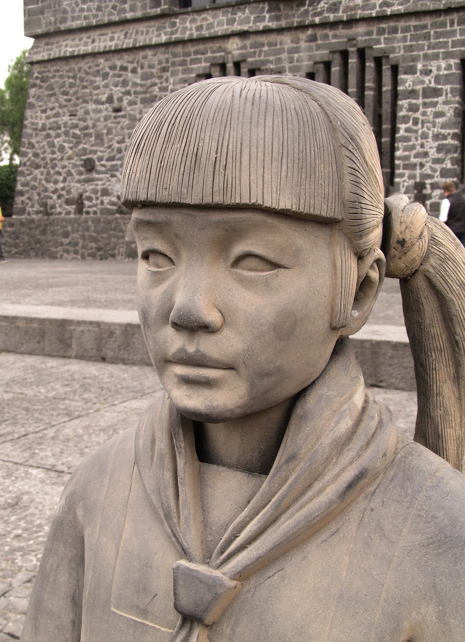 girl  sculpture  stone free photo