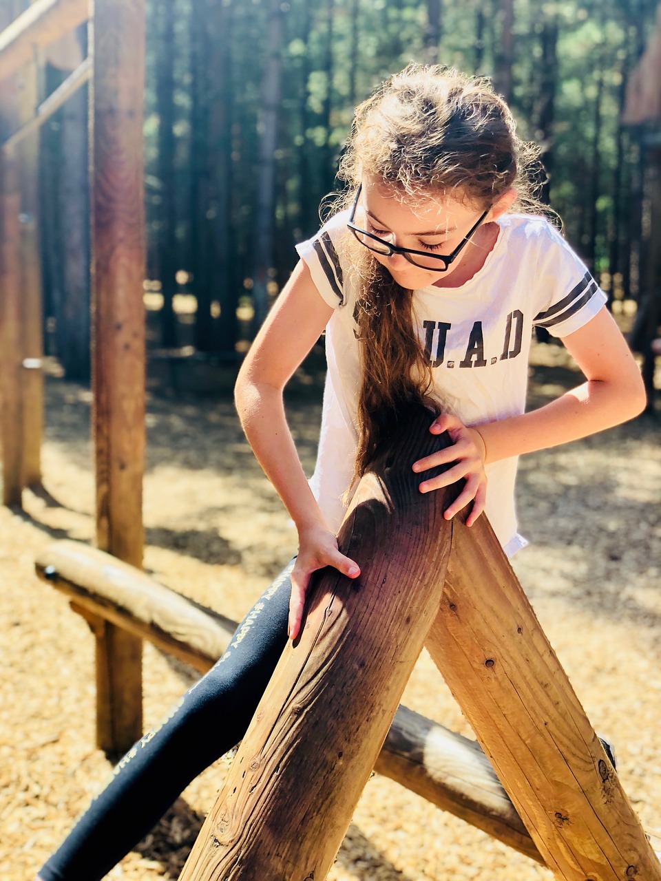 girl  climb  outdoors free photo