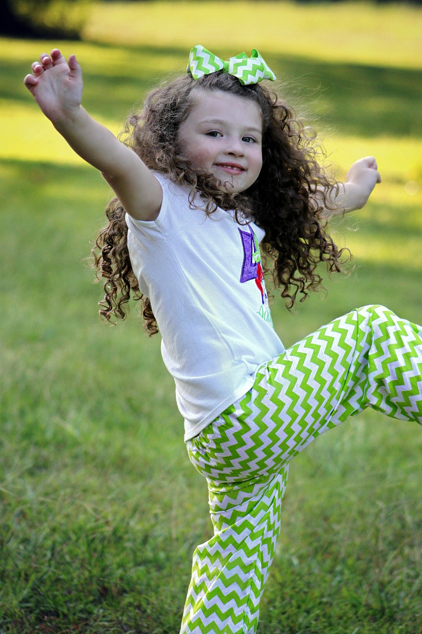 girl smiling kid free photo