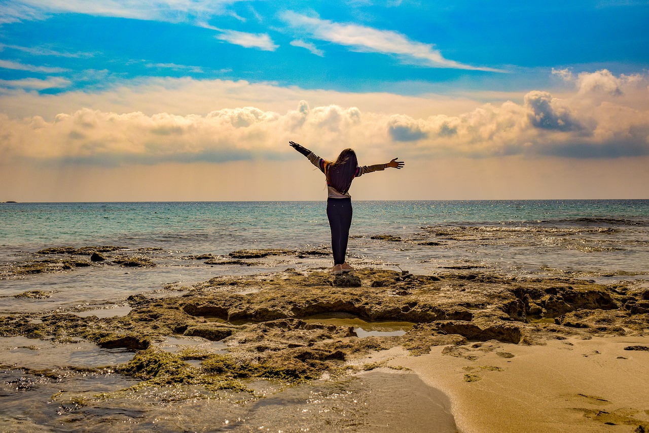 girl  teenager  beach free photo