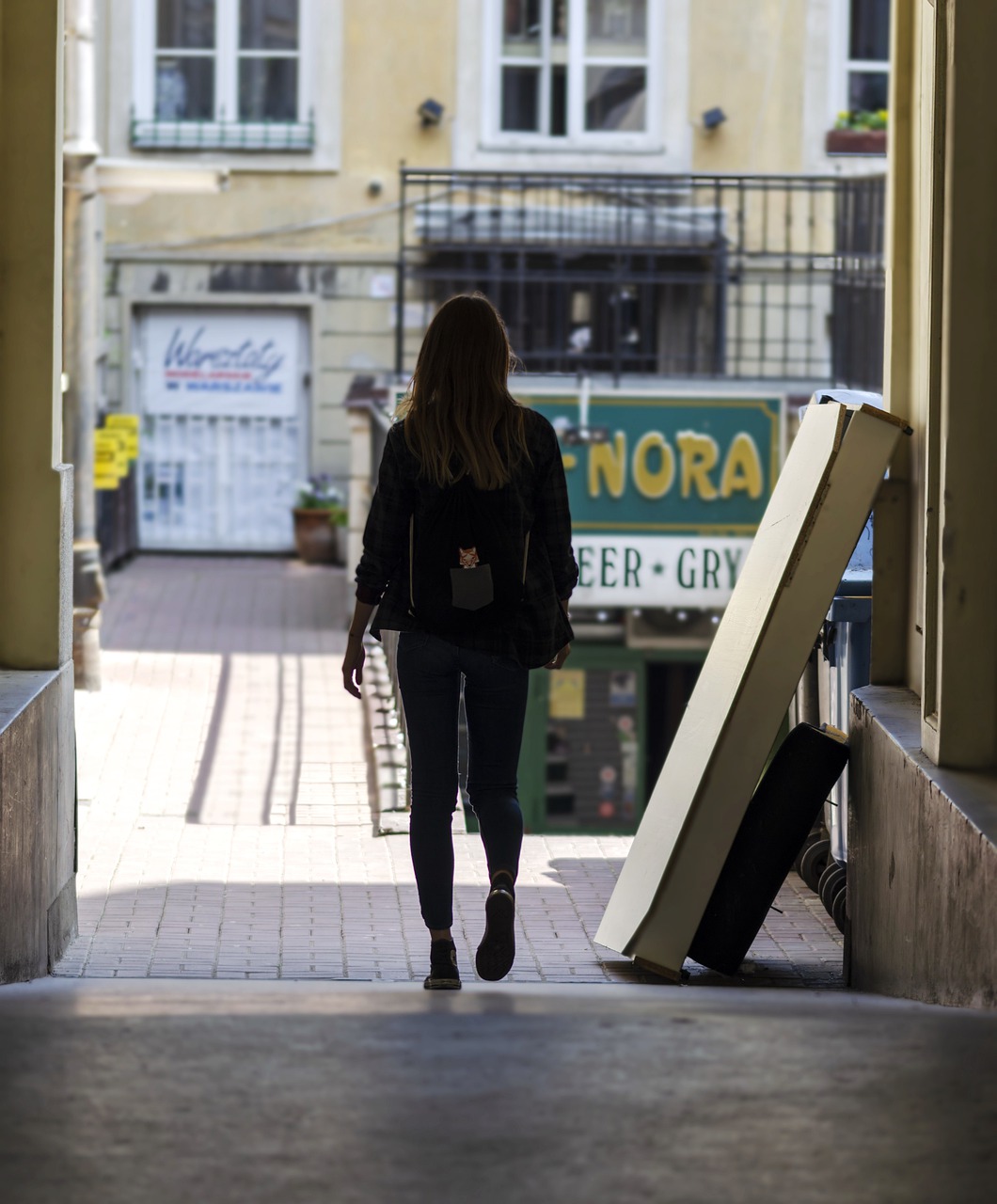 girl  young  descending free photo