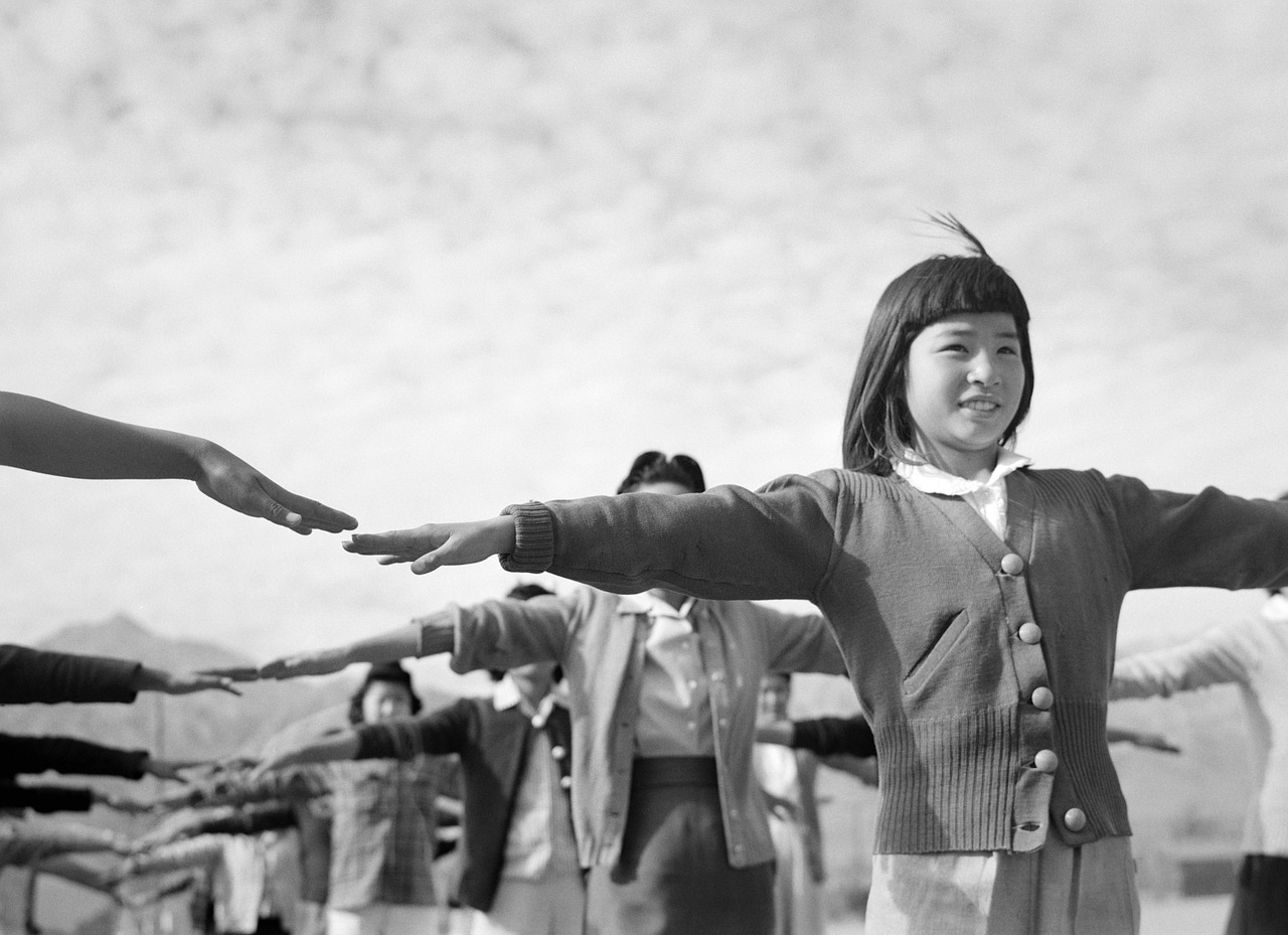 girl children manzanar free photo