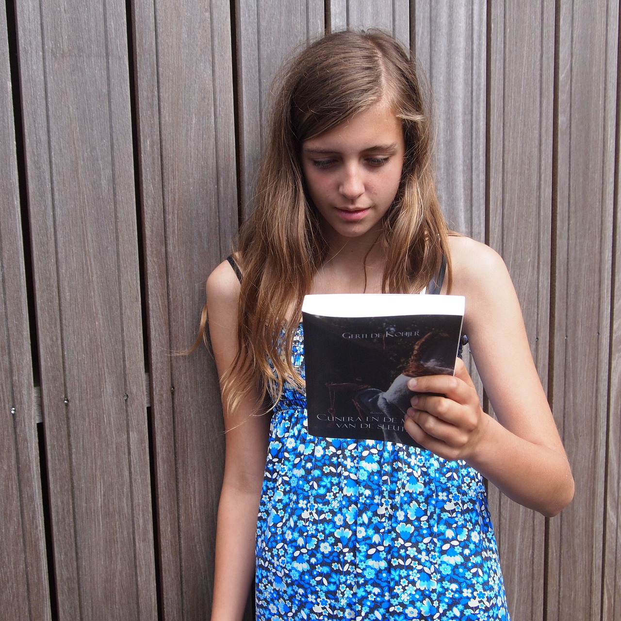 girl read book free photo