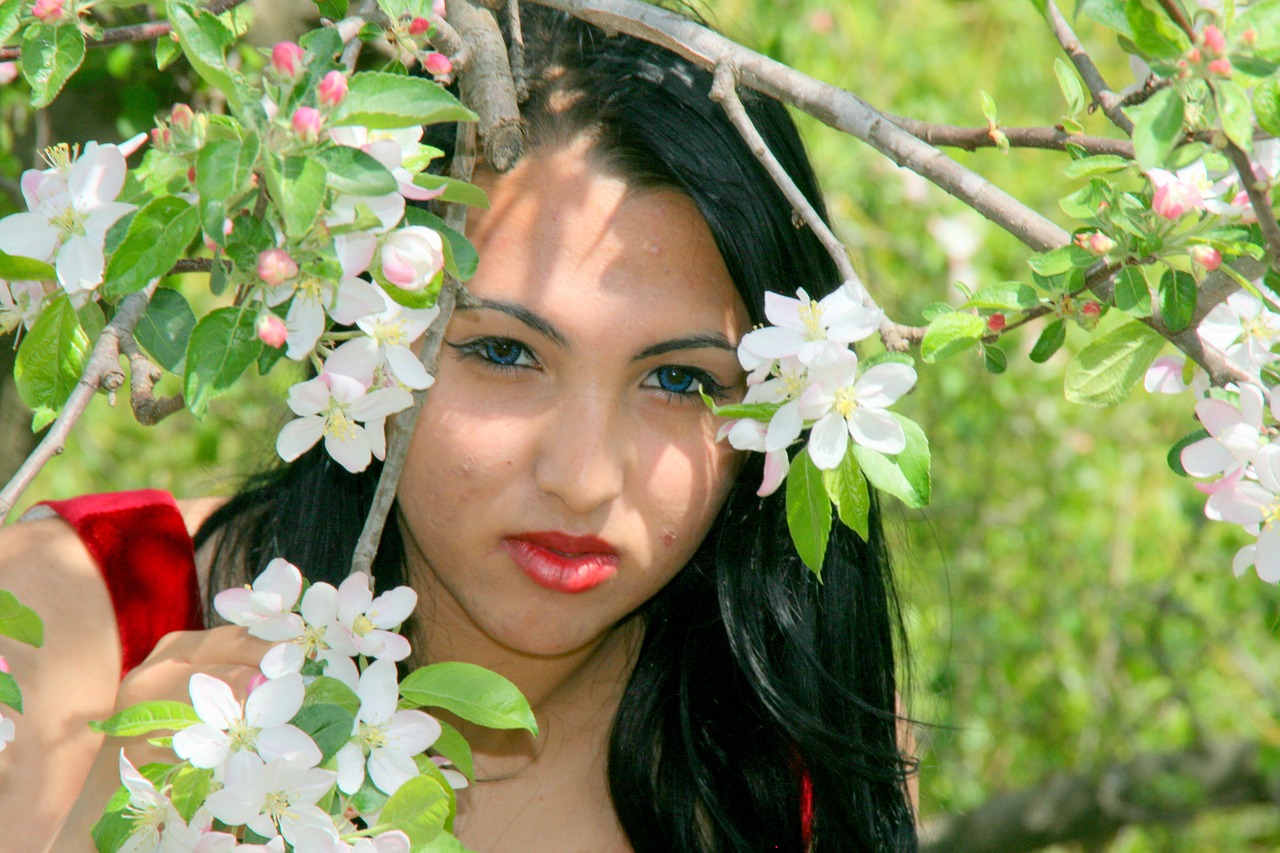 girl princess flowers free photo