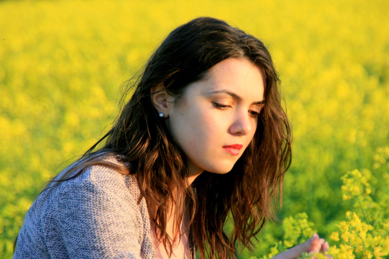 girl portrait flowers free photo