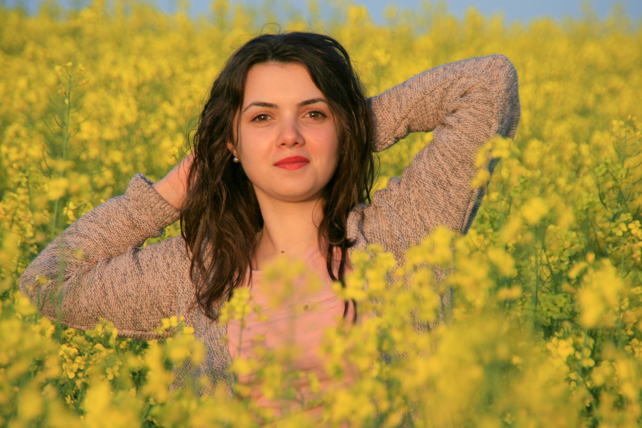 girl portrait flowers free photo