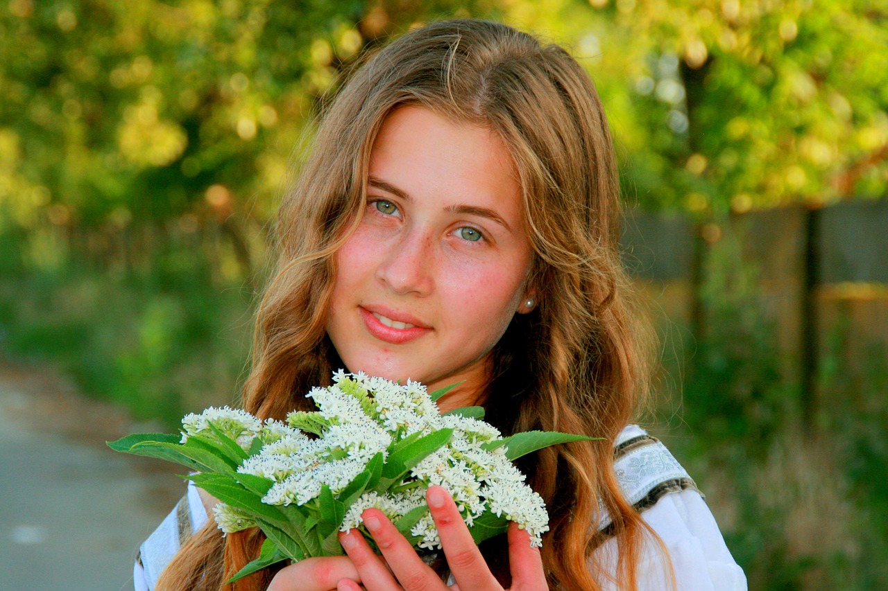 girl green eyes portrait free photo