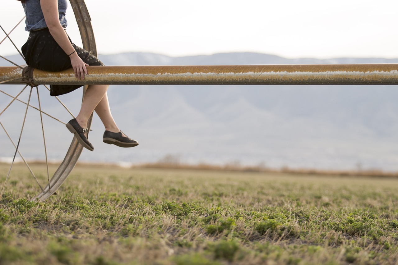 girl field countryside free photo