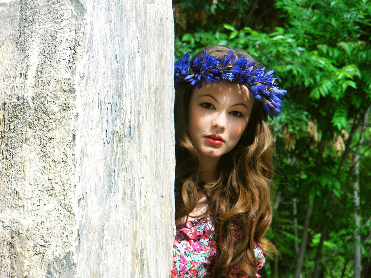 girl nature wreath free photo