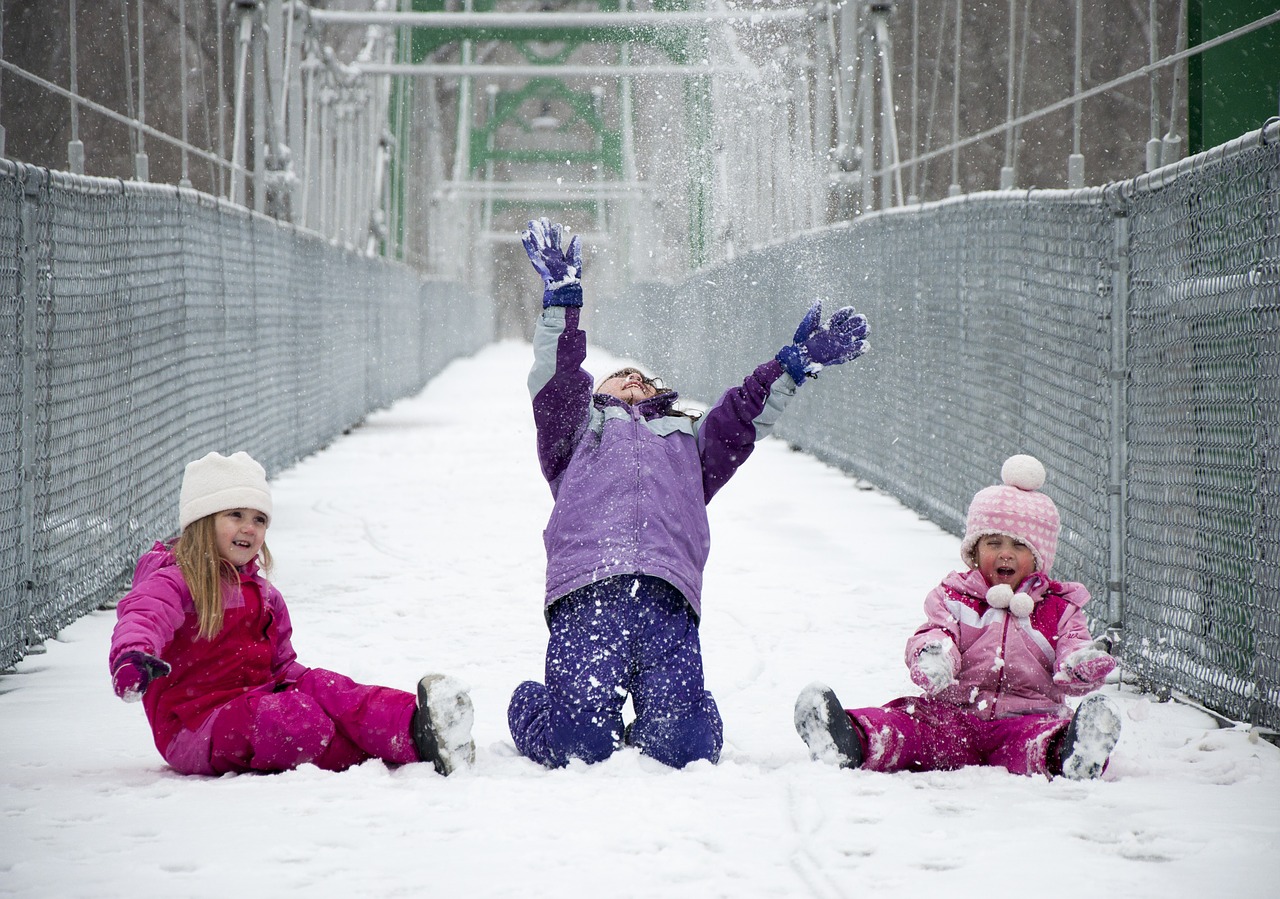 girls snow play free photo