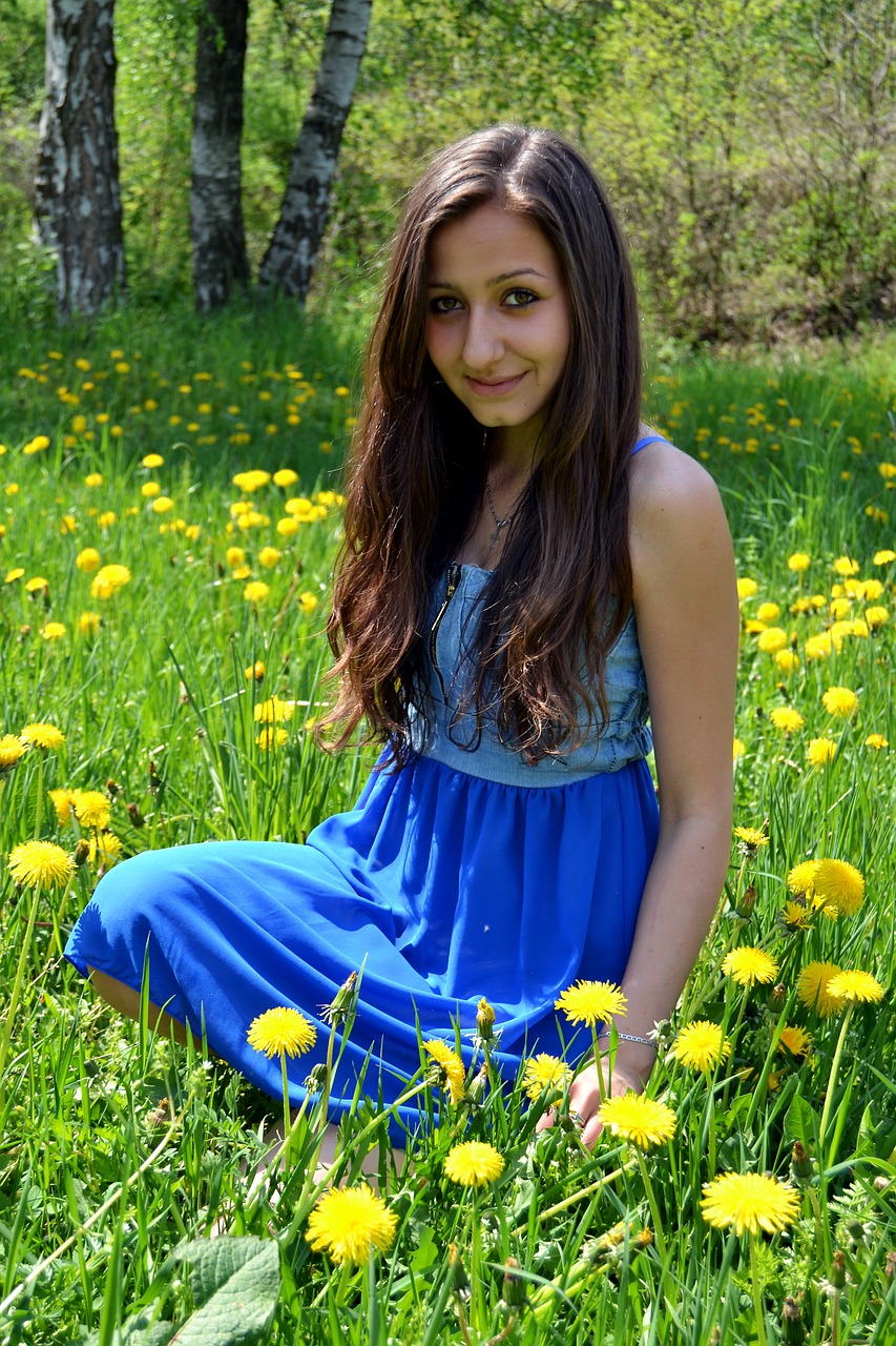 girls dandelions dress free photo