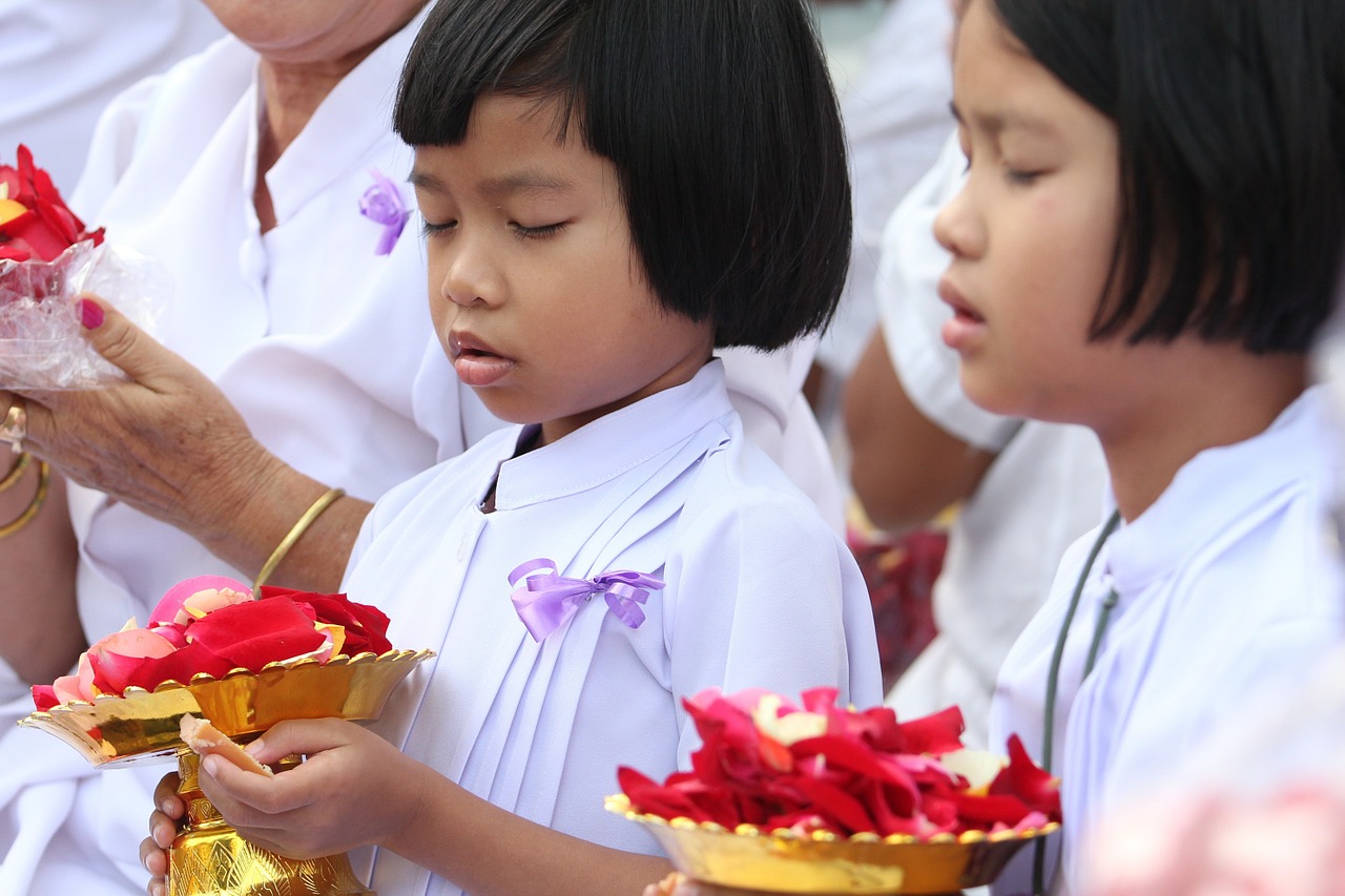 girls buddhists monk free photo