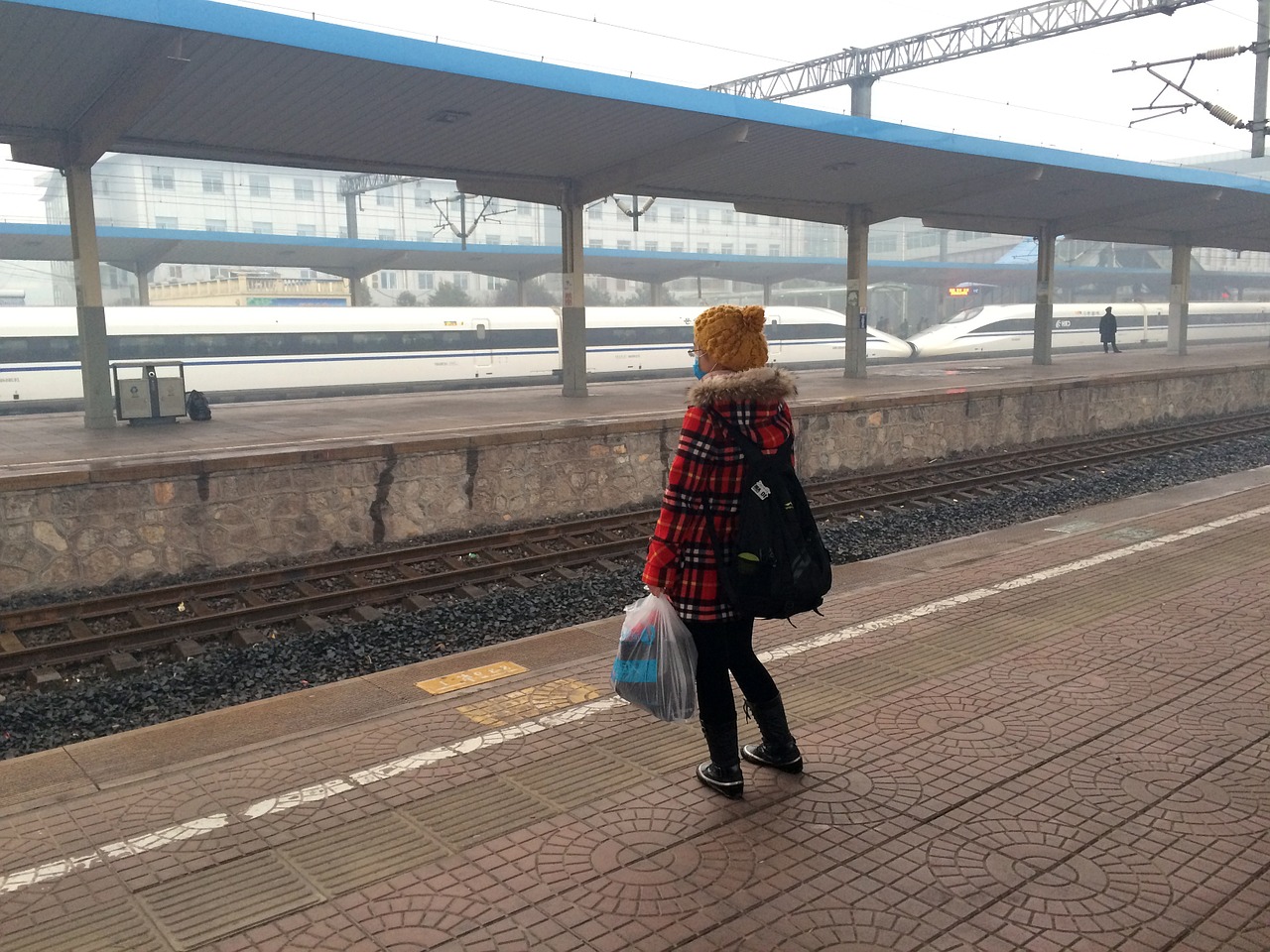 girls train station train free photo