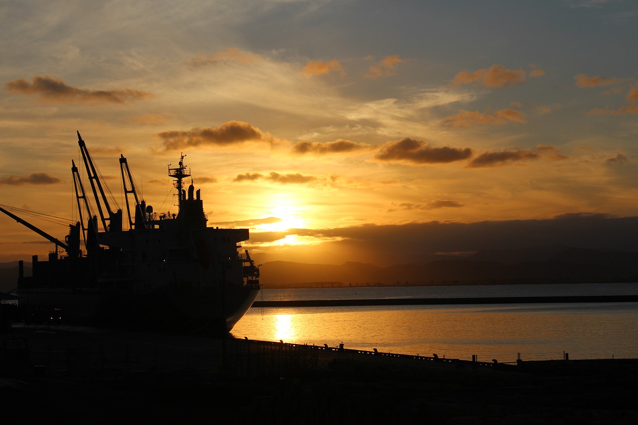 gisborne new zealand ship free photo