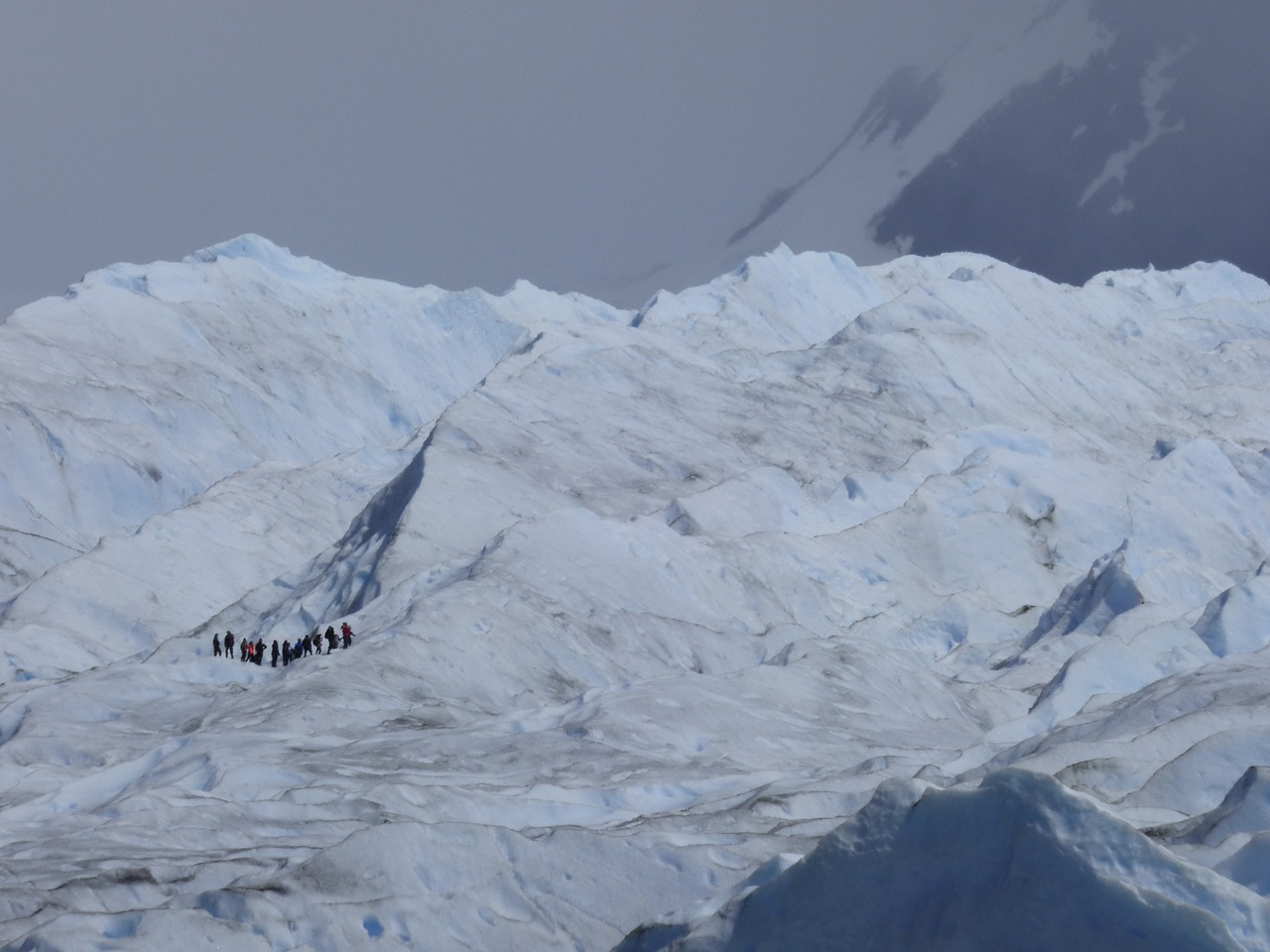 glacier perito moreno snow free photo