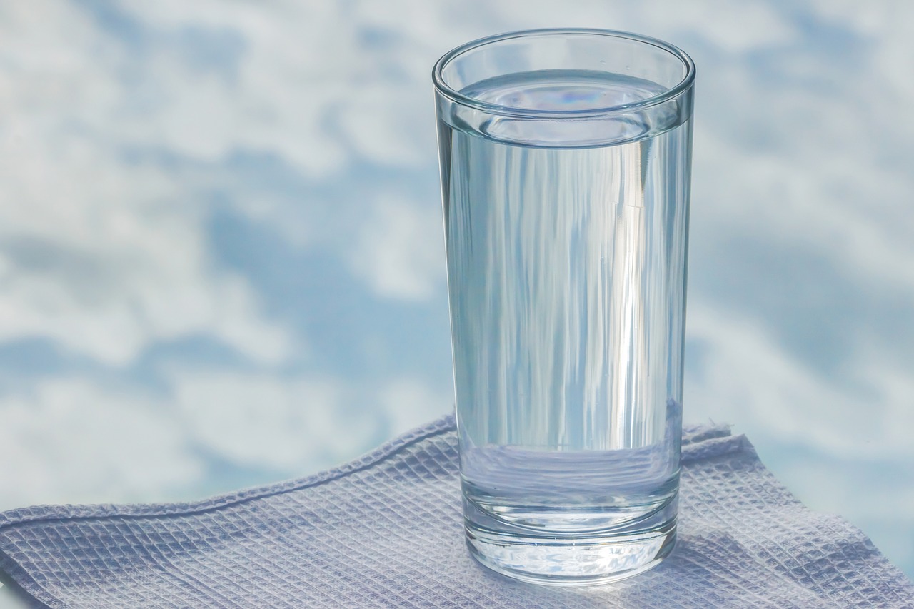 glass water napkin free photo