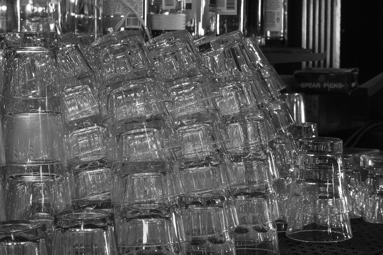 glass  drinking glass  bar free photo