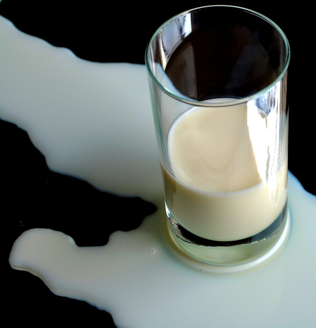 glass milk sheds free photo