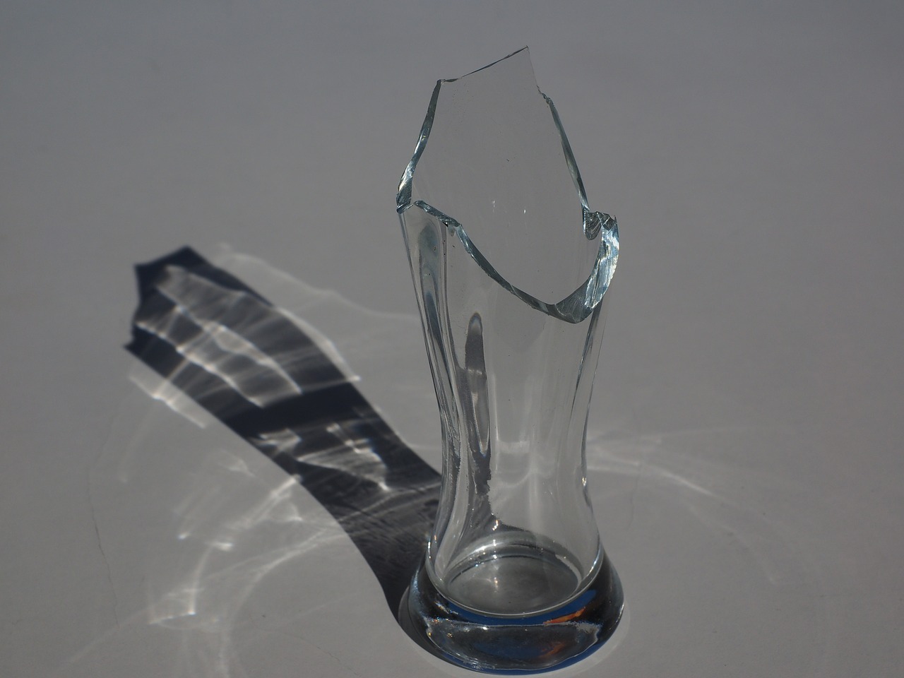 glass broken pointed free photo