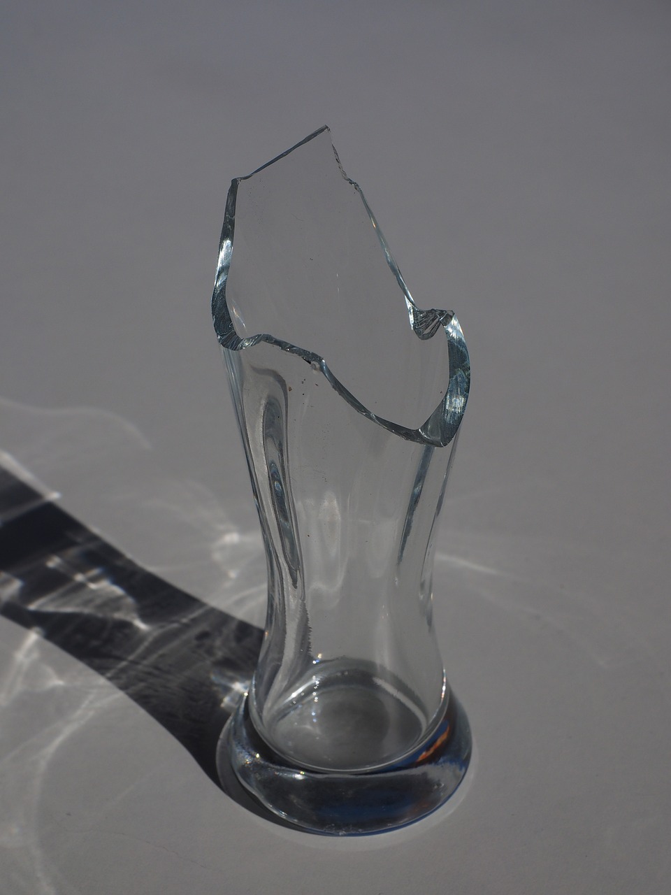 glass broken pointed free photo