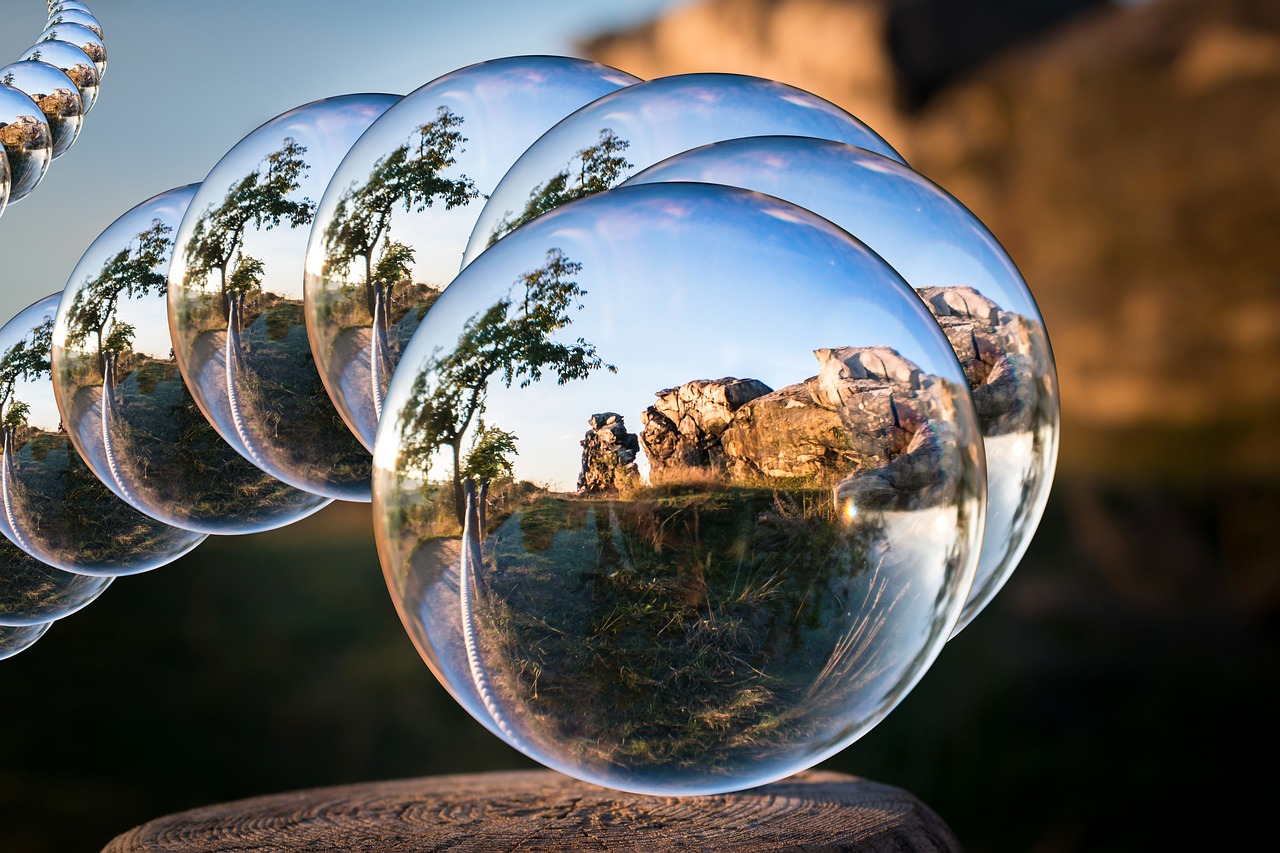 glass ball devil's wall resin free photo