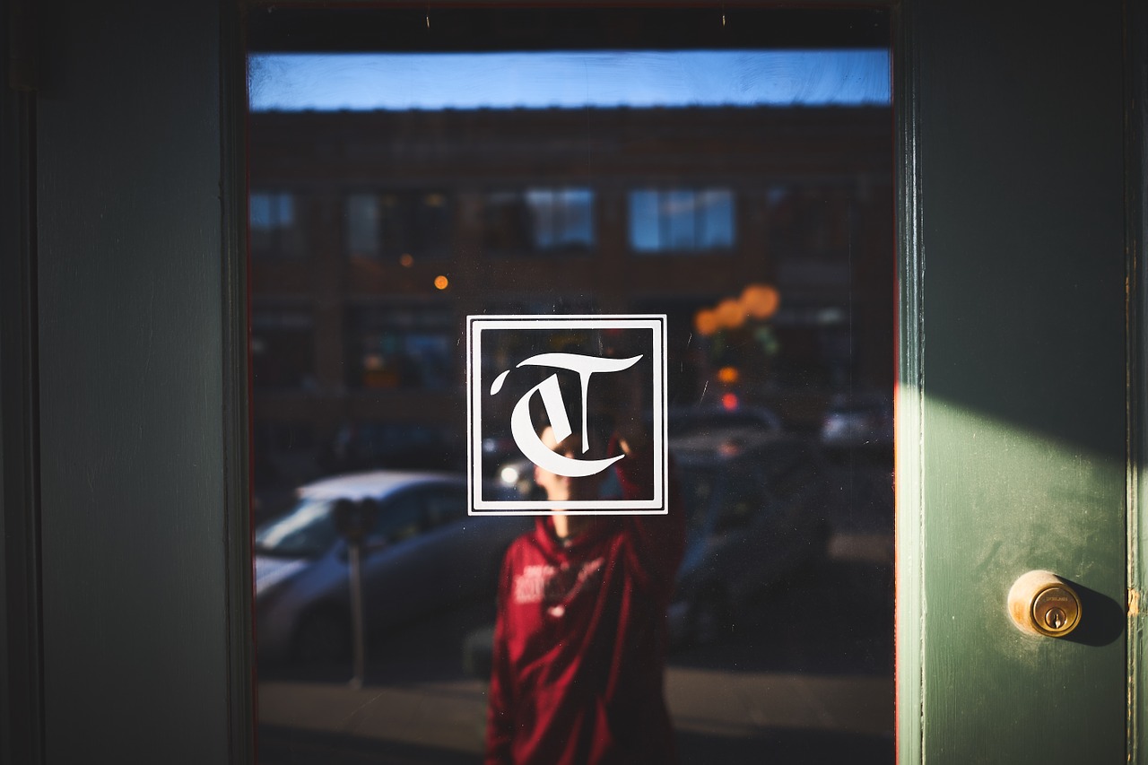 glass door door reflection free photo