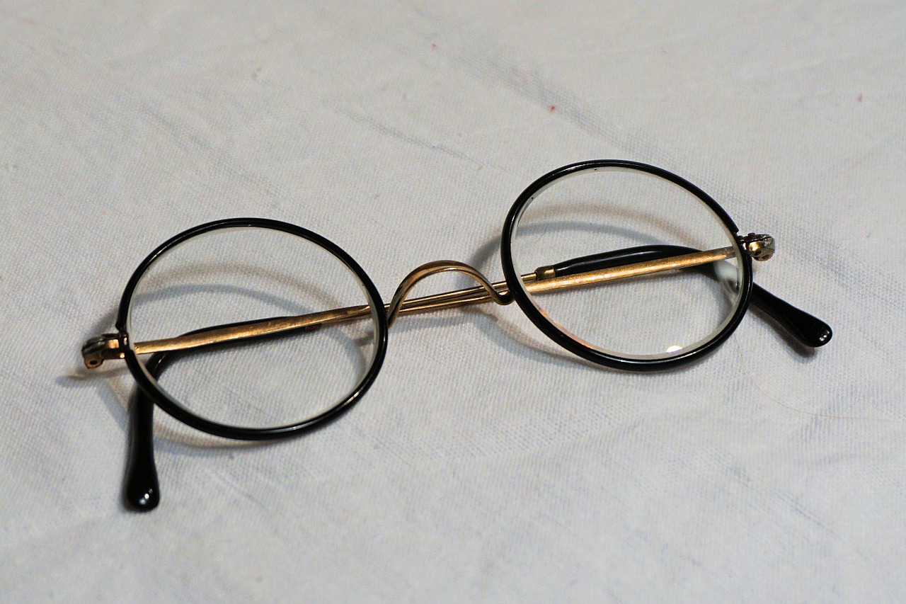 glasses round vollrandbrille old free photo