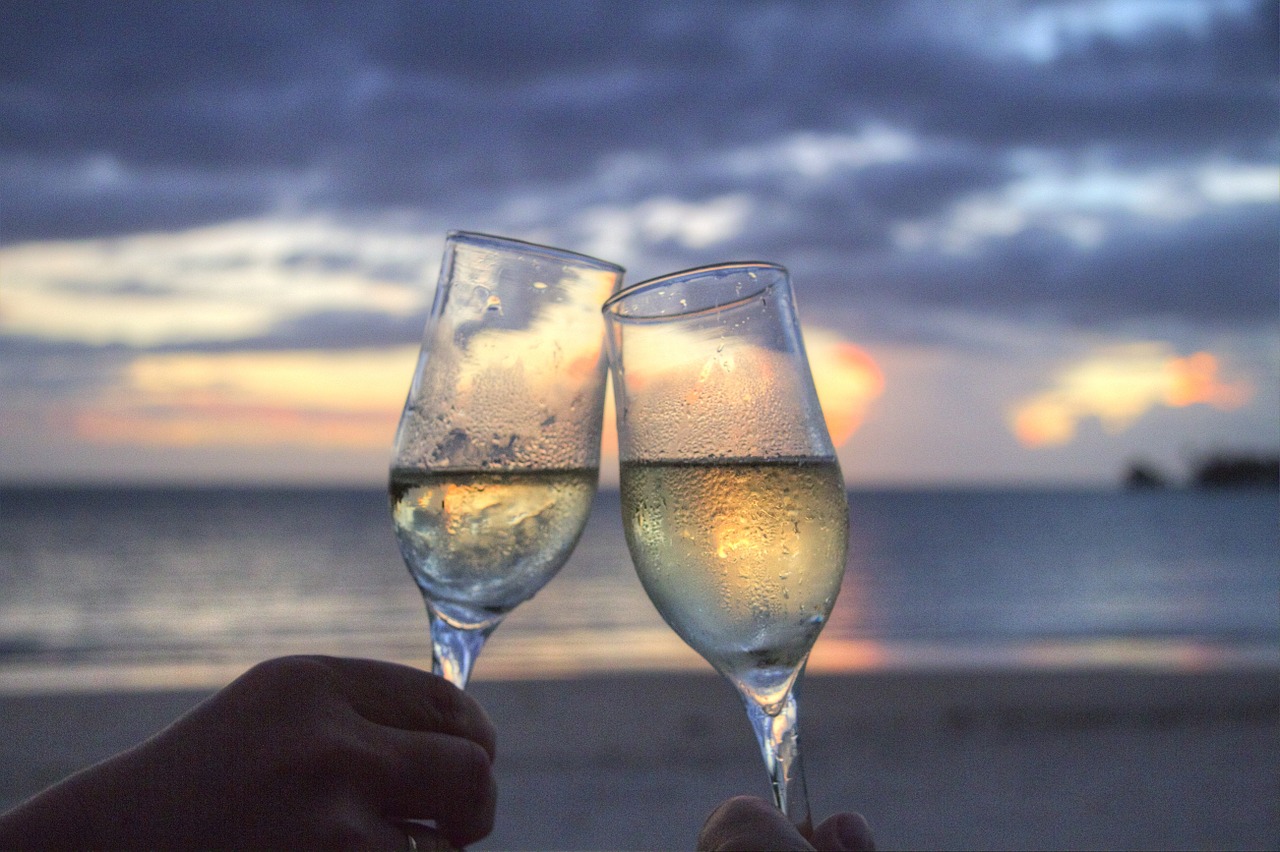glasses sparkling wine cheers free photo