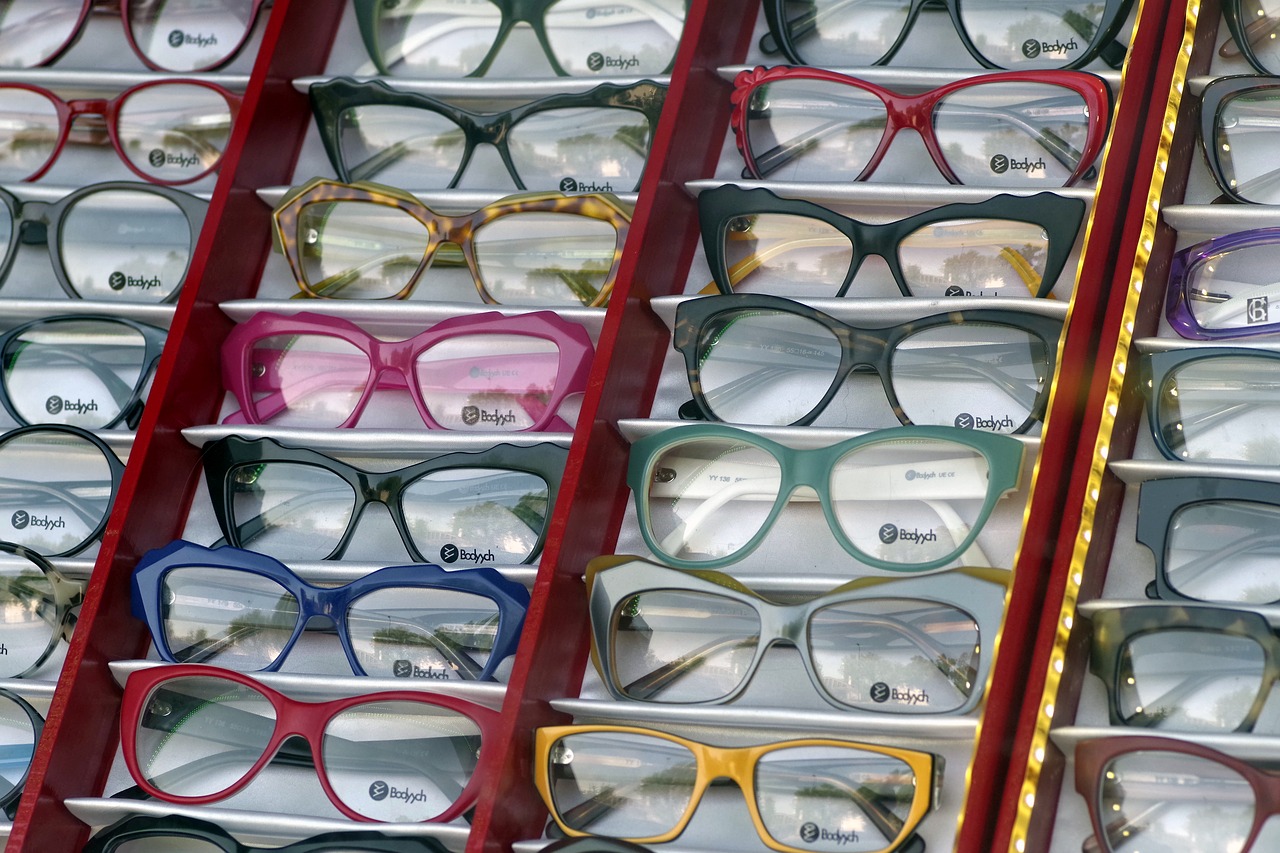 glasses exhibition optician free photo