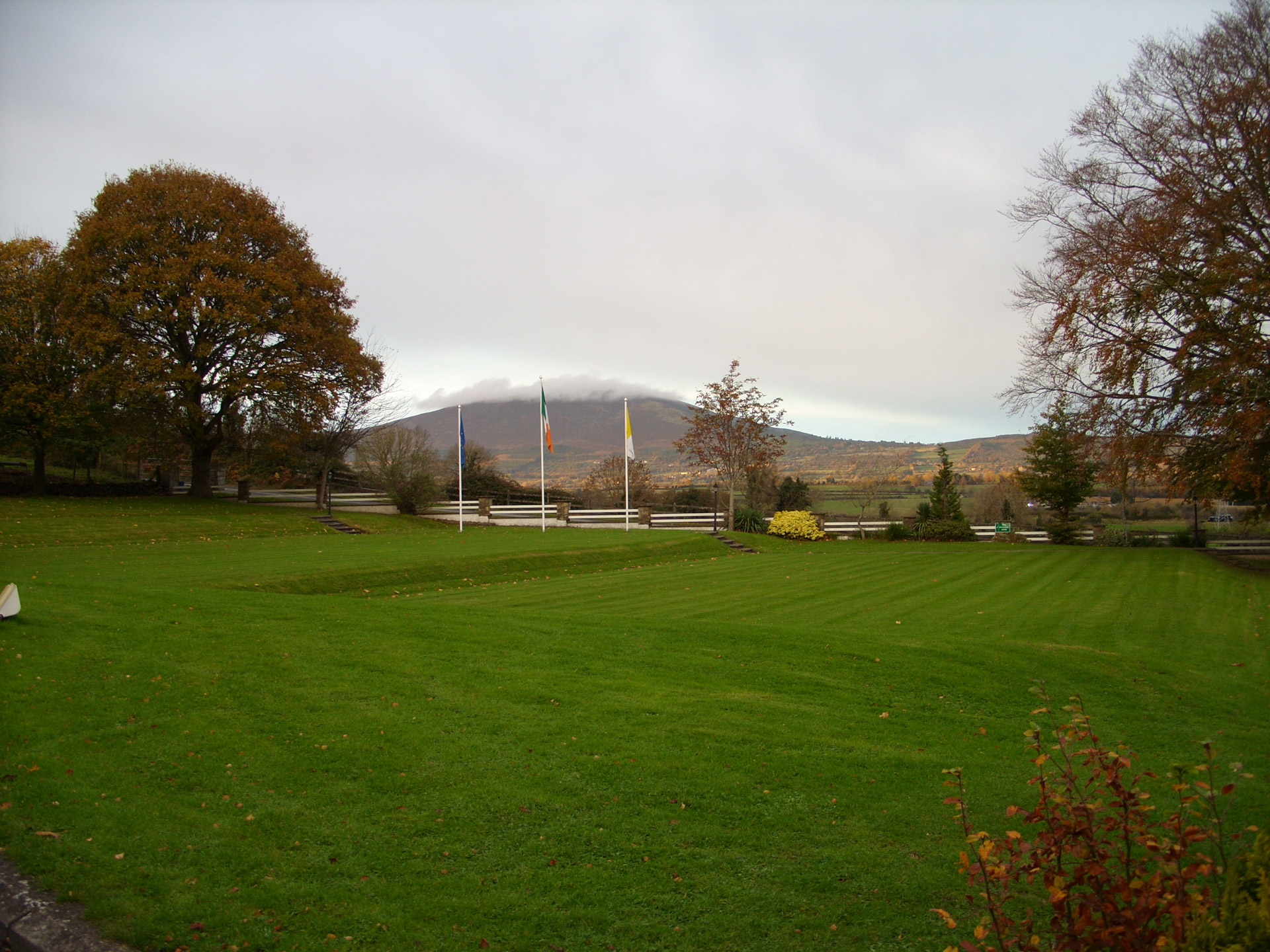 landscapes glencomeragh hills free pictures free photo