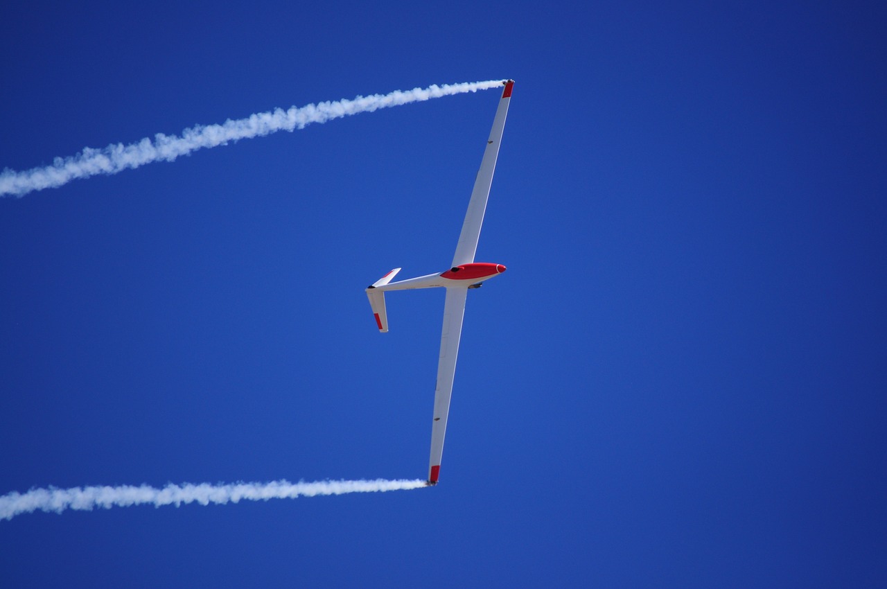 glider flight blue sky free photo