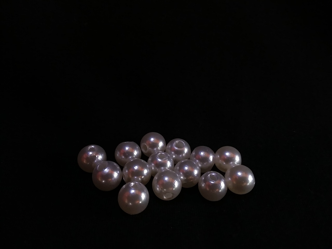 glitter white pearls round free photo
