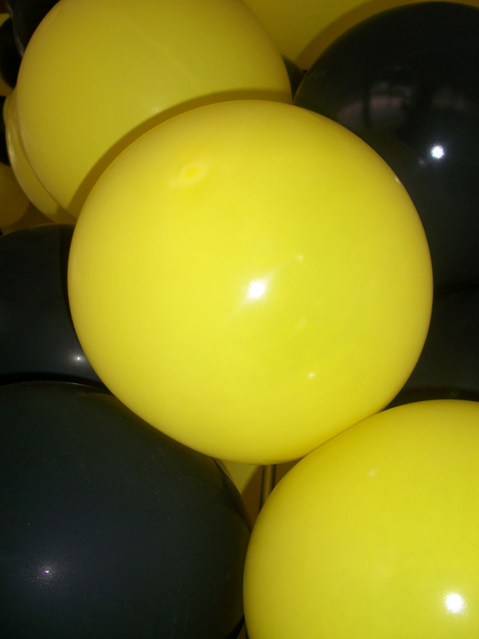 balloon yellow black free photo
