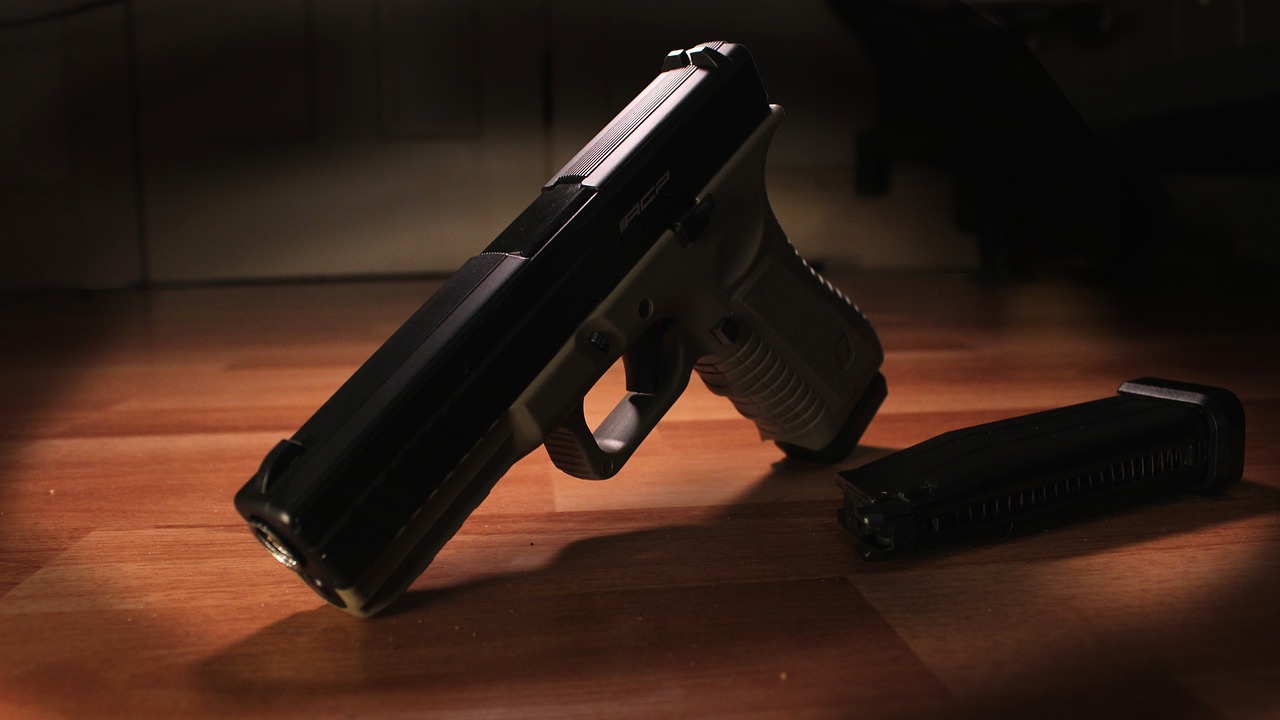glock gun pistol free photo