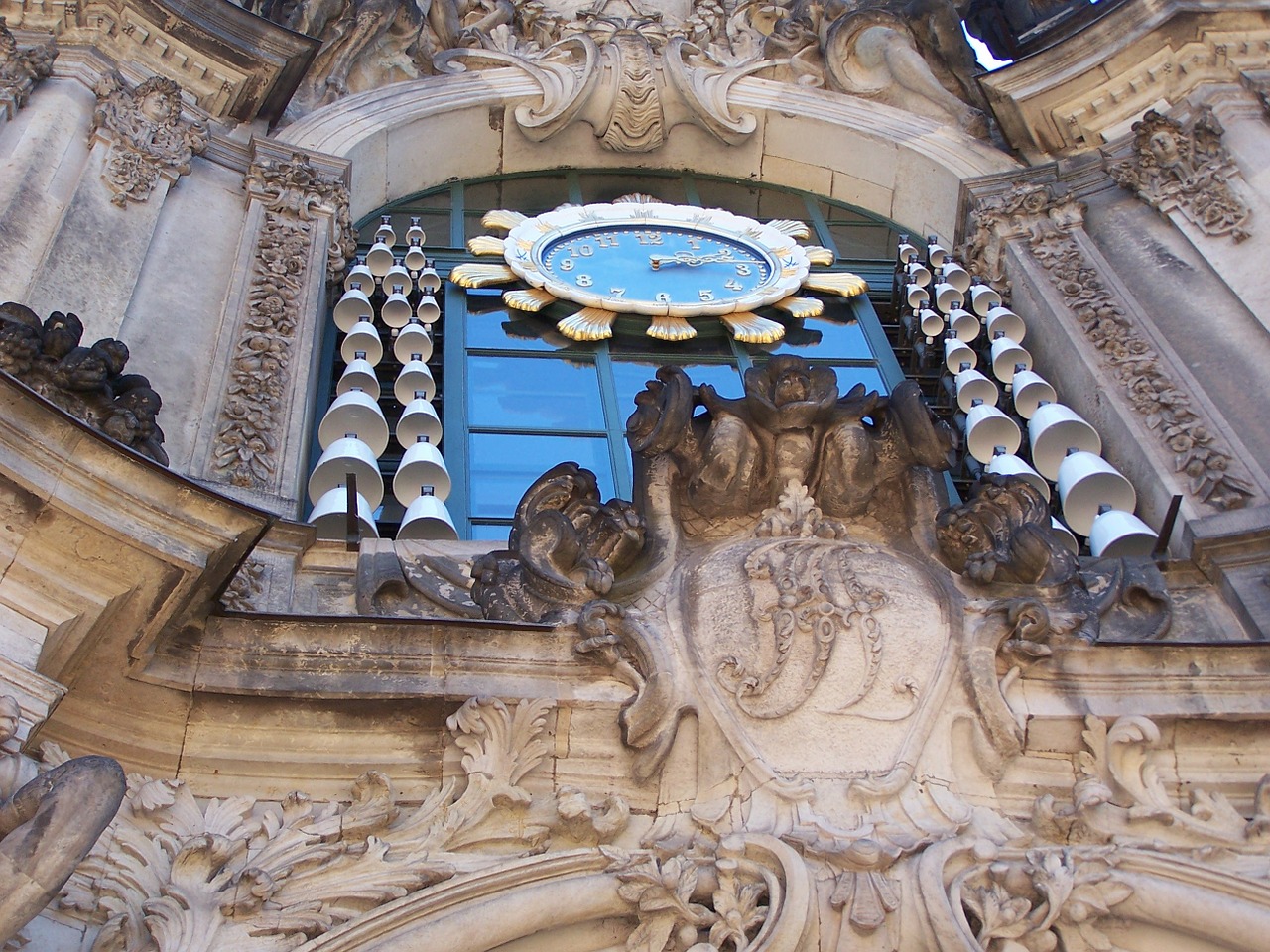 glockenspiel dresden germany free photo