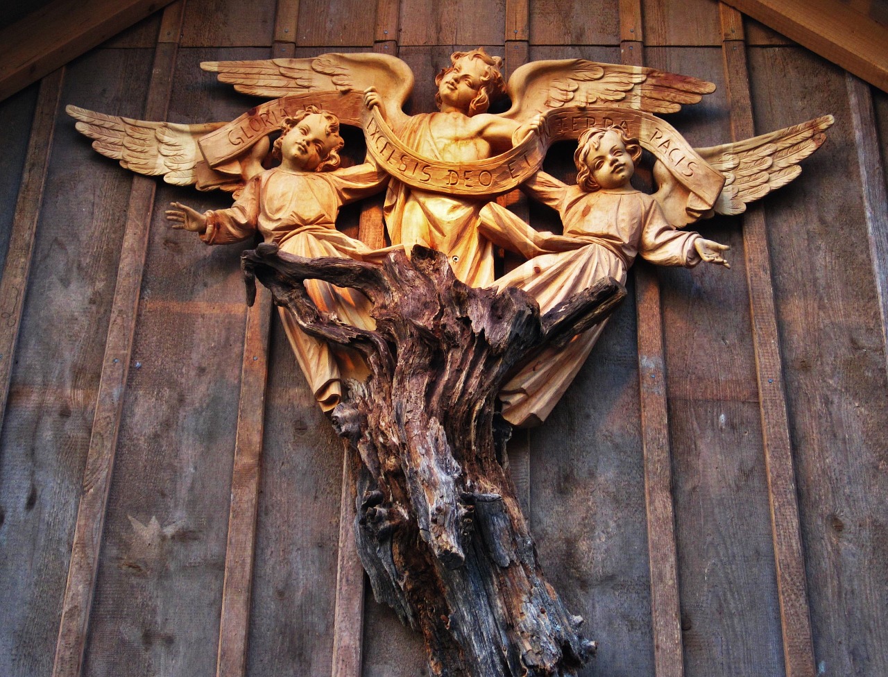 glory to god angel carved free photo