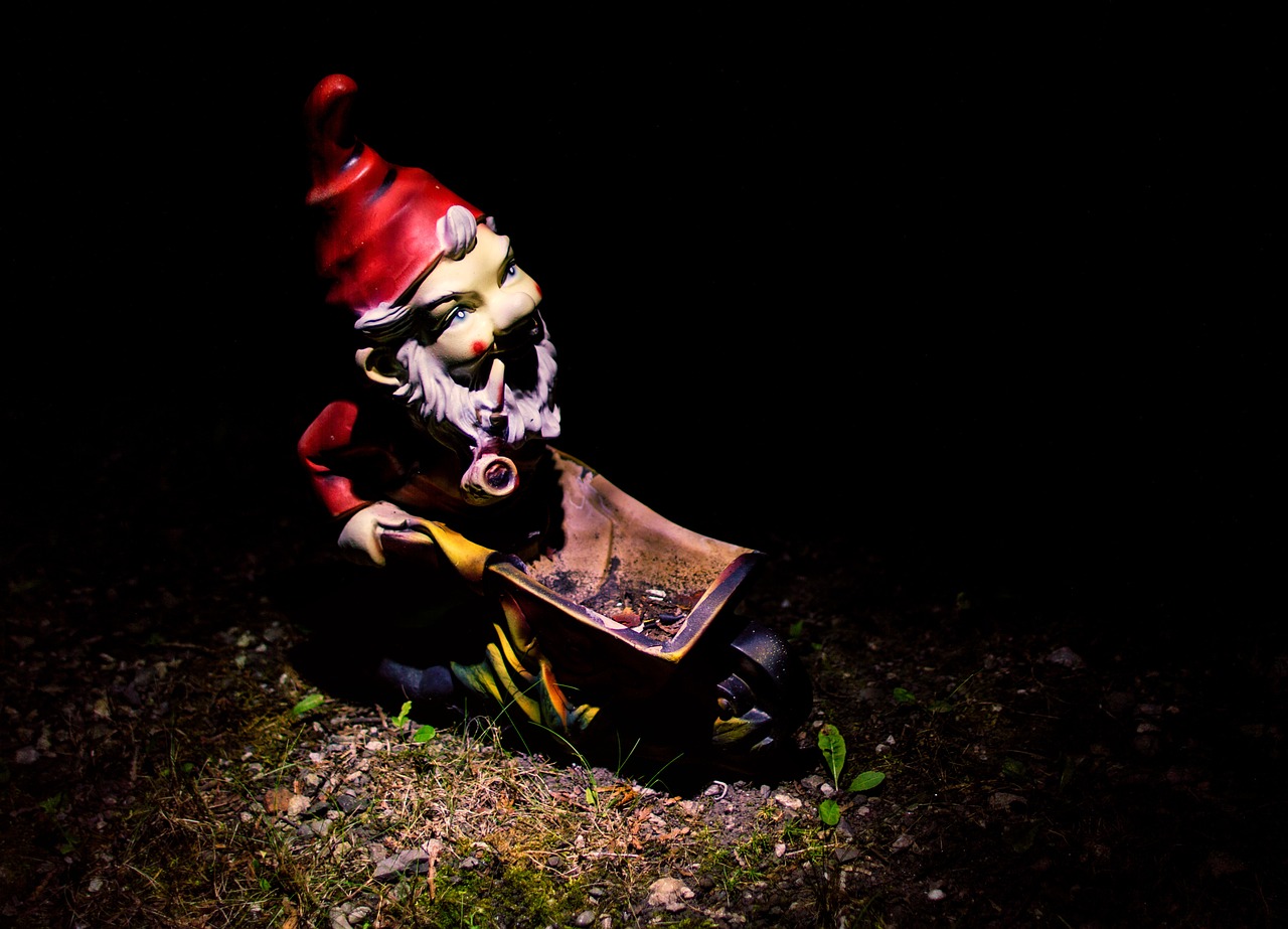 gnome garden decoration free photo