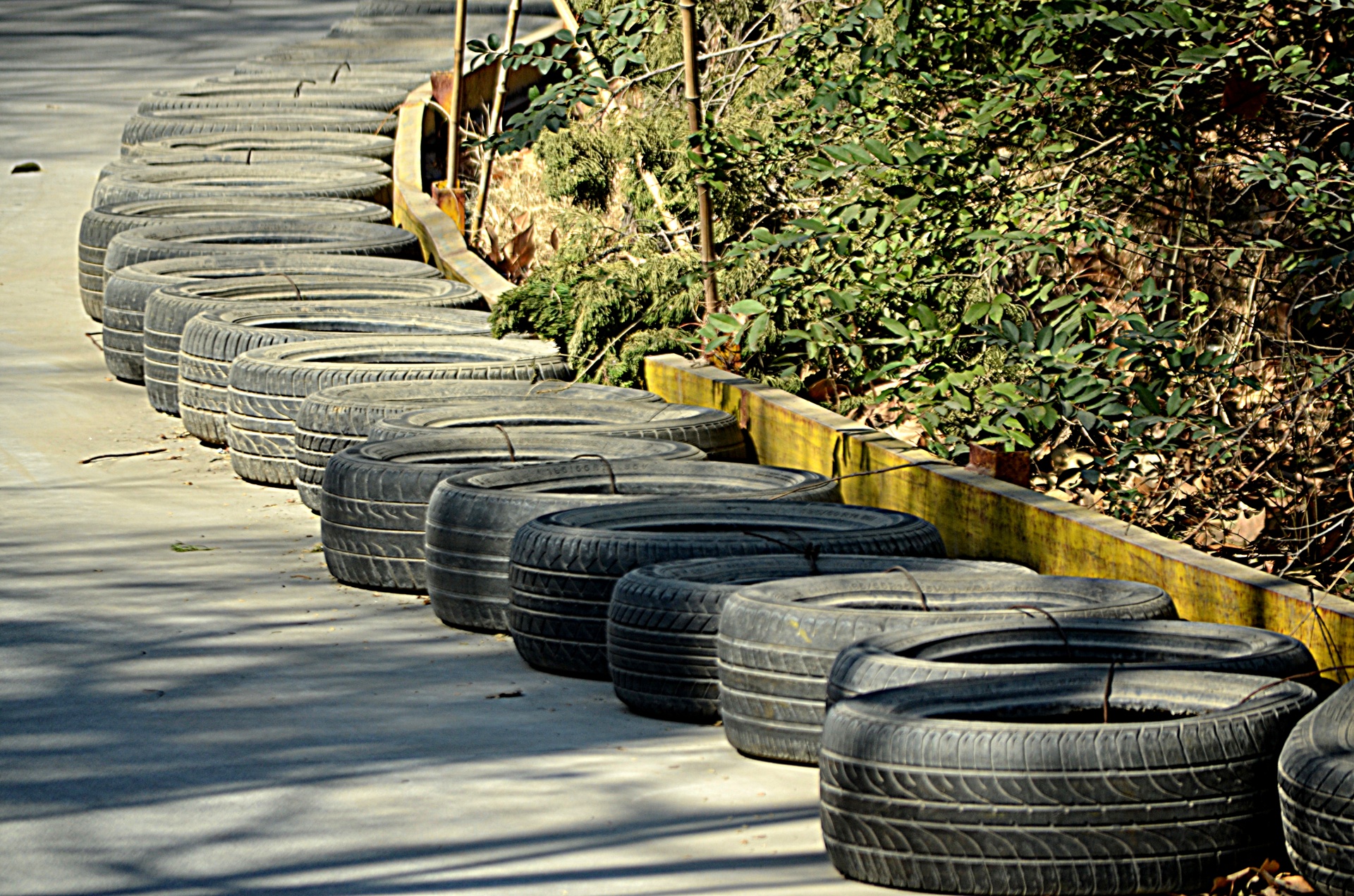 track go-cart tires free photo