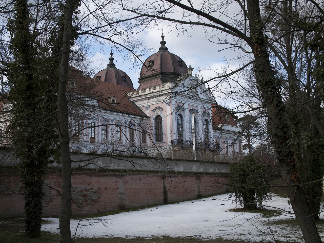 gödöllő hungary castle piłsudski free photo