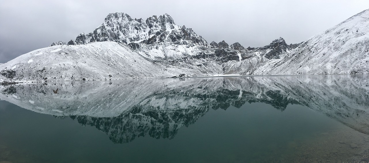 gokyo  gokyo lake  everest free photo