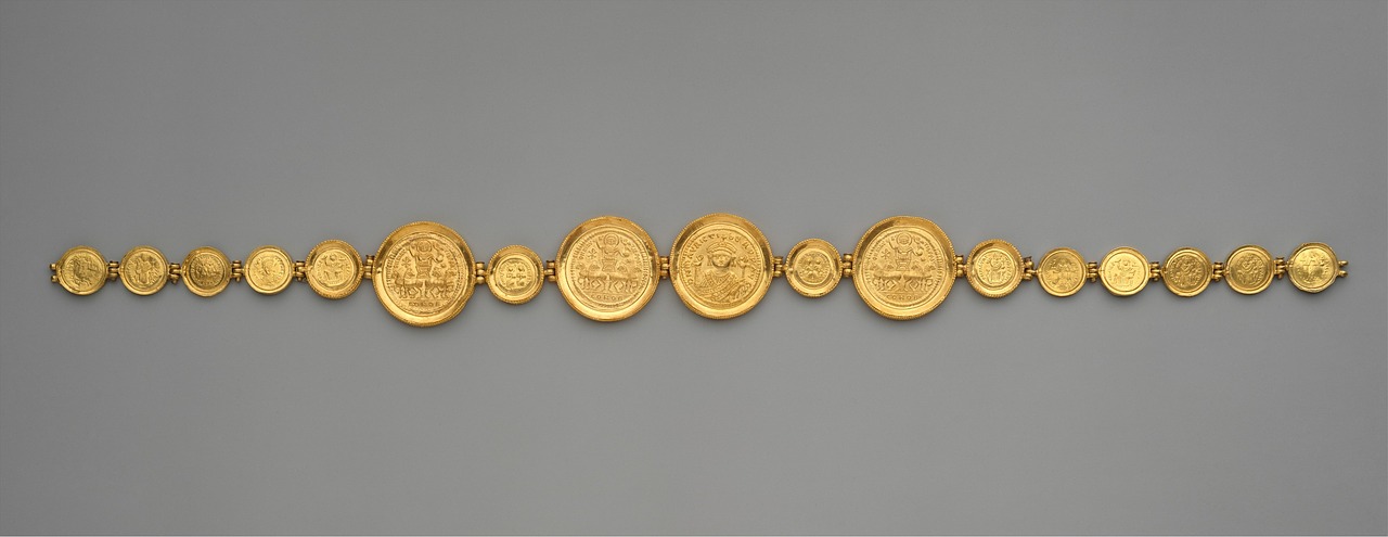 gold coin belt free photo