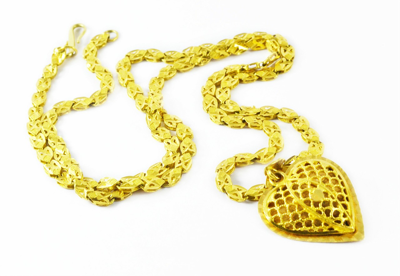 gold chain pendent free photo