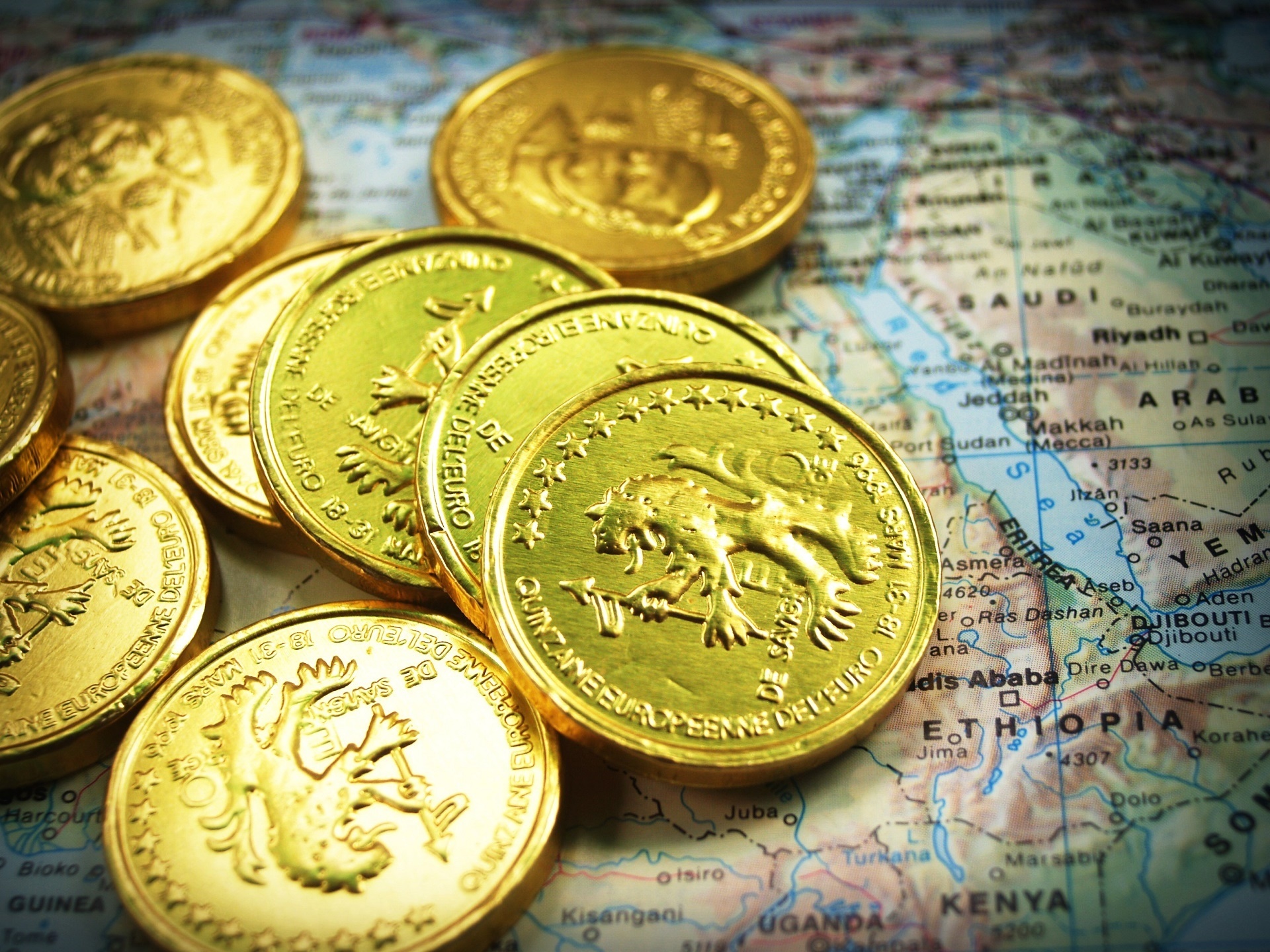 gold coins stack free photo