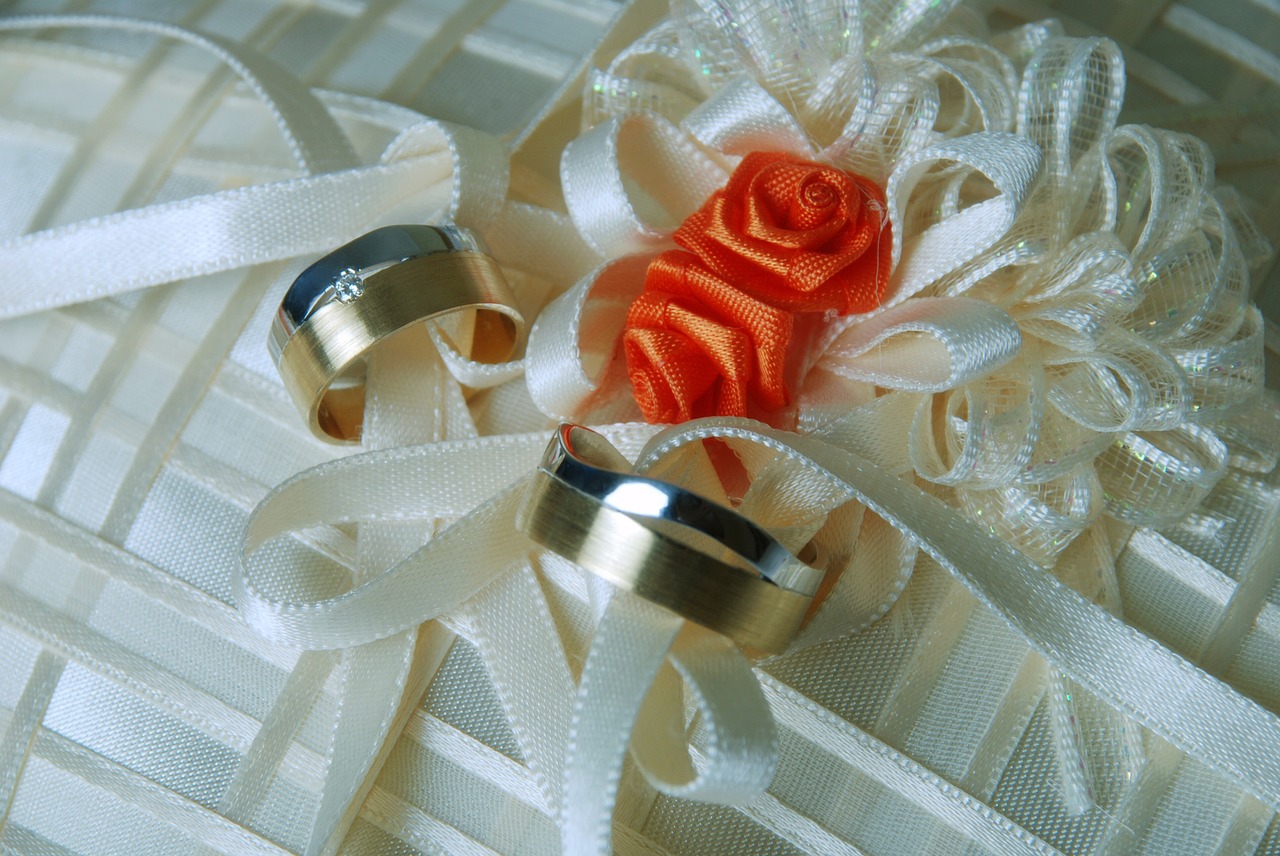 gold wedding rings beautiful wedding background rings free photo