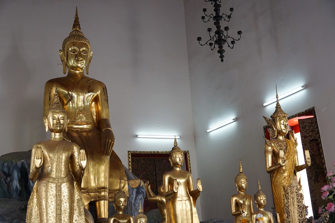 golden buddha religion free photo